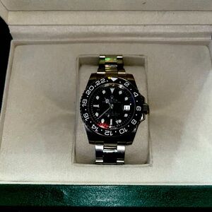 selling my Rolex GMT-Master II Oyster, 40 mm, Oystersteel